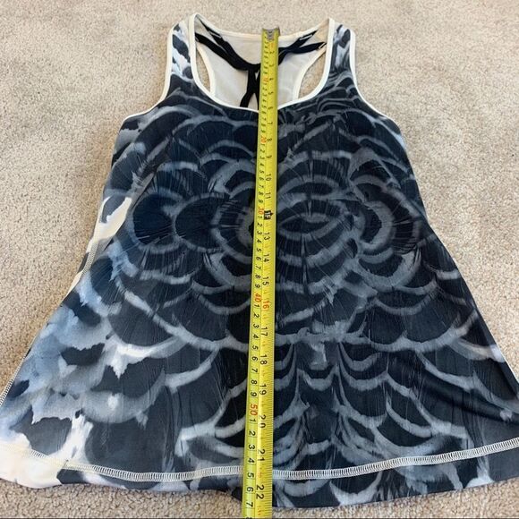 LULULEMON DANCE TO YOGA TANK TOP PRETTY PLUME ANGEL WING BLACK RUNNING GYM Sz 6 - Picture 12 of 14